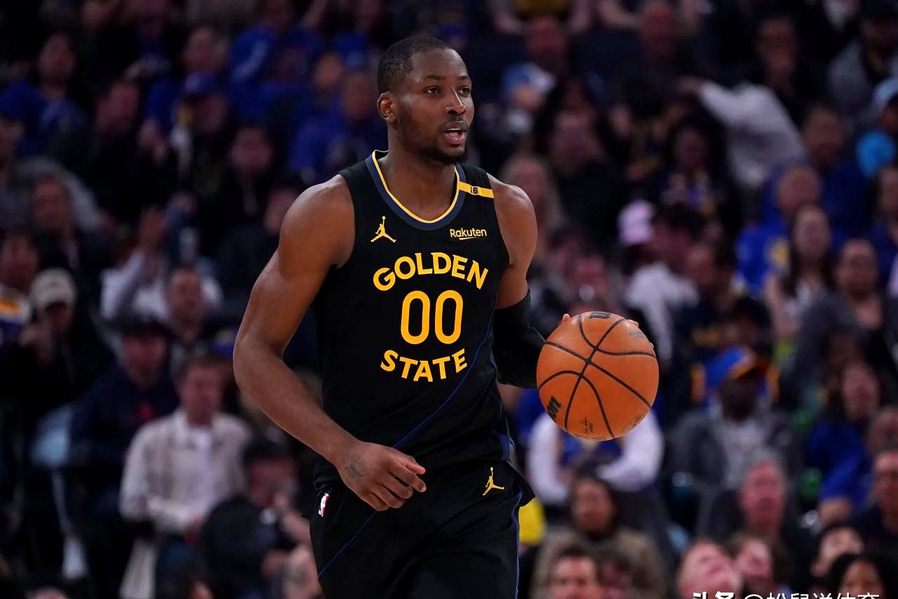 湖人轻取太阳，库里惊艳四座